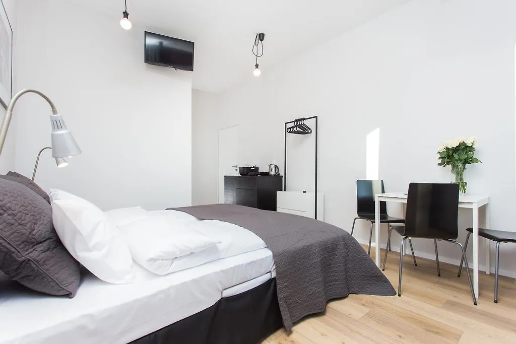 Krakow B&B מלון דירות