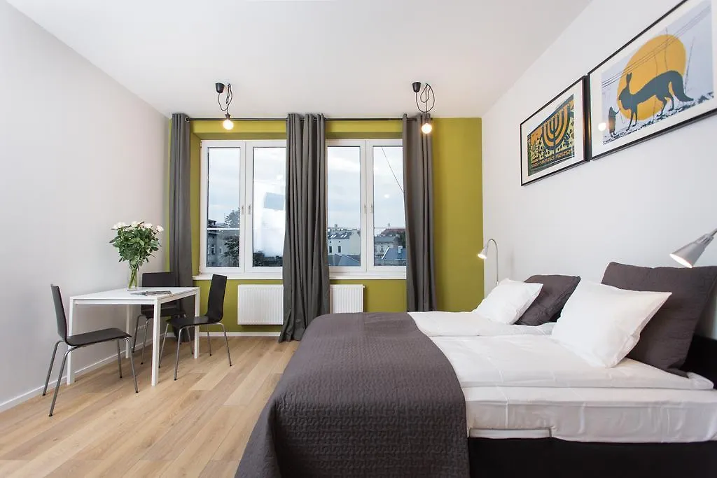 Krakow B&B מלון דירות
