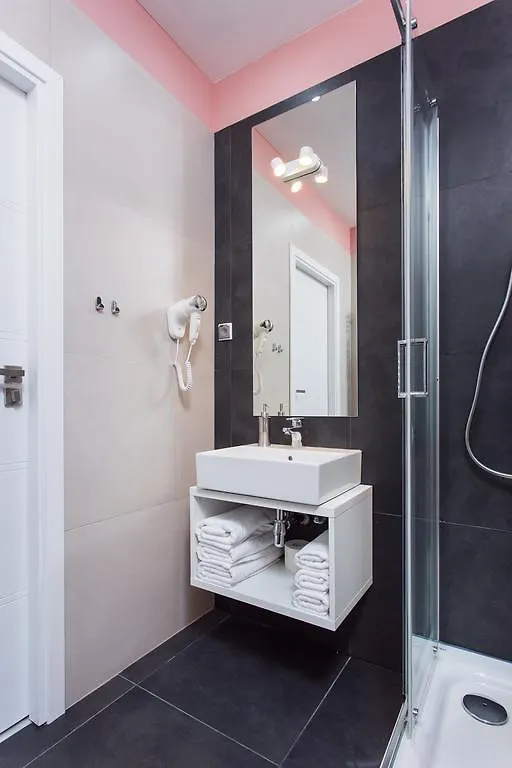 מלון דירות Krakow B&B