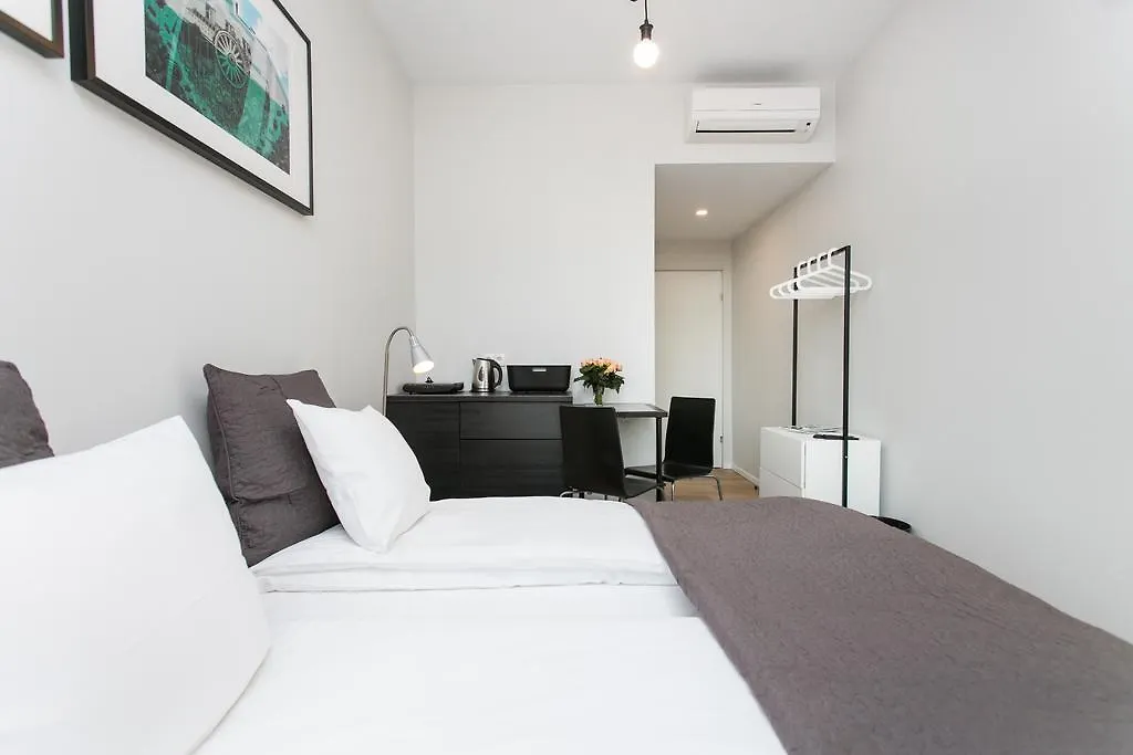 *** מלון דירות Krakow B&B פולין