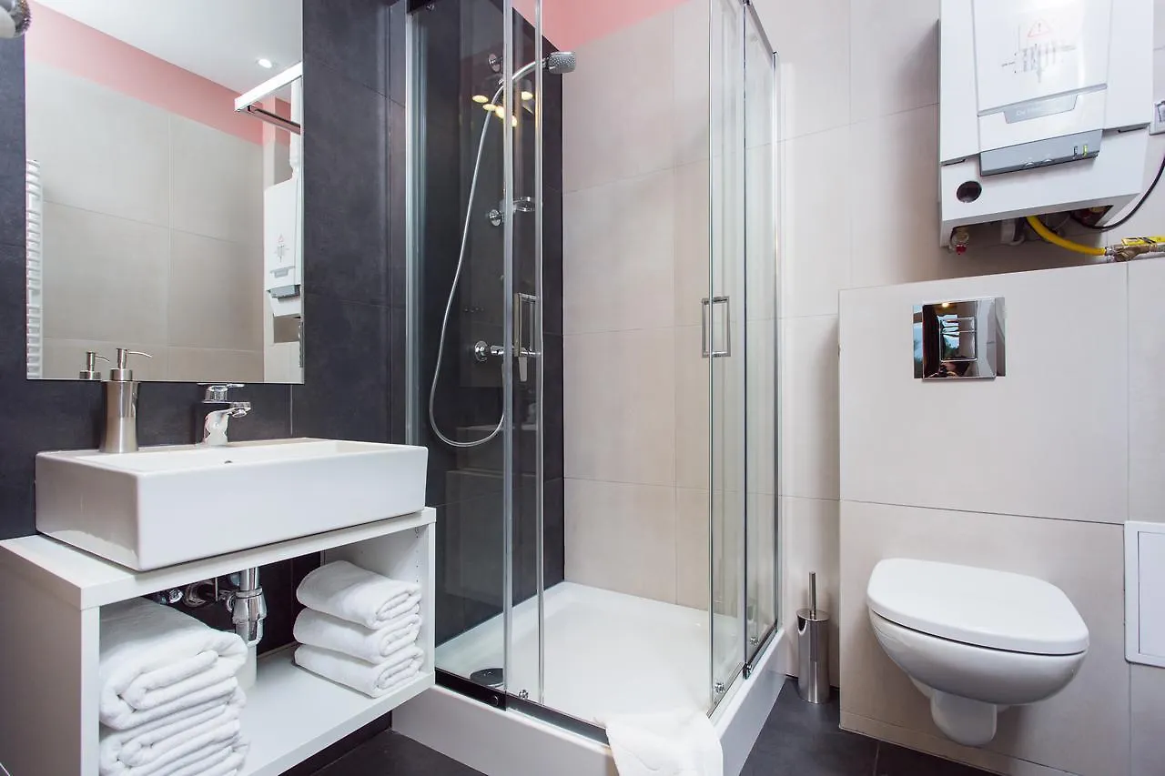 *** מלון דירות Krakow B&B פולין